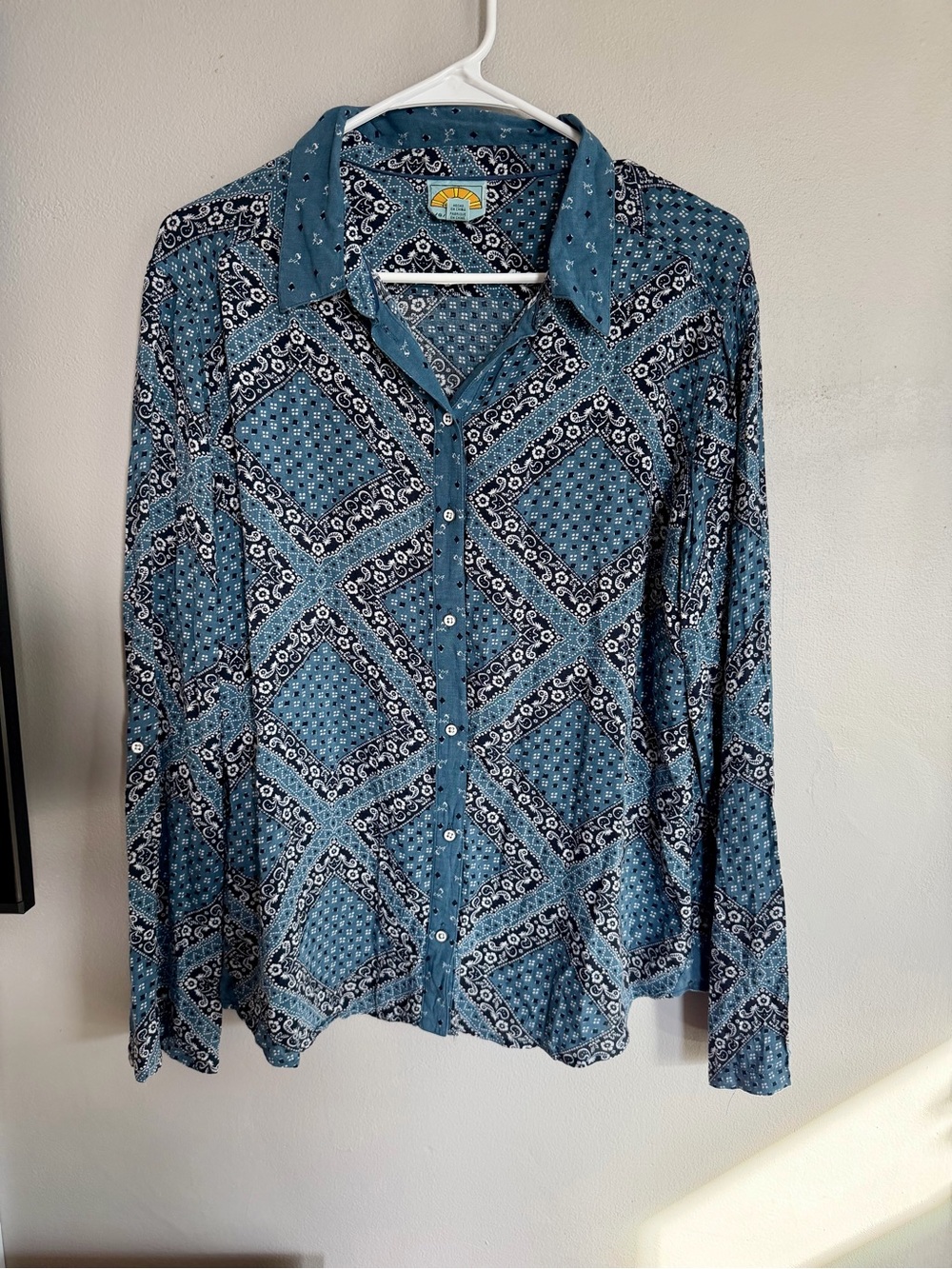 C&C California Bandana Print Button Down Shirt Blue White Lightweight L